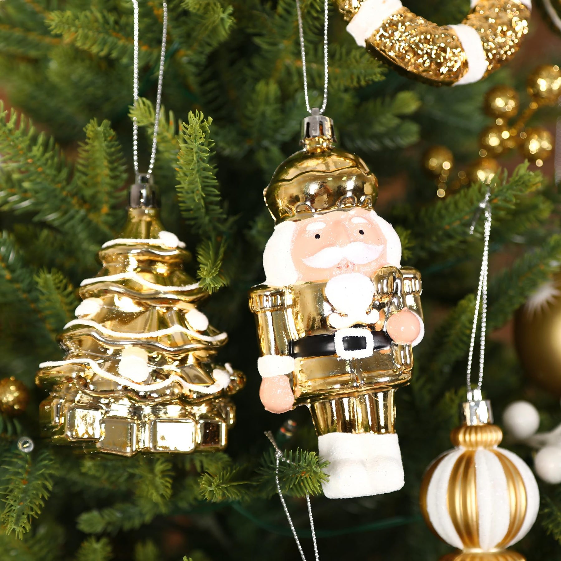 135pcs Gold and White Christmas Balls Ornaments Set